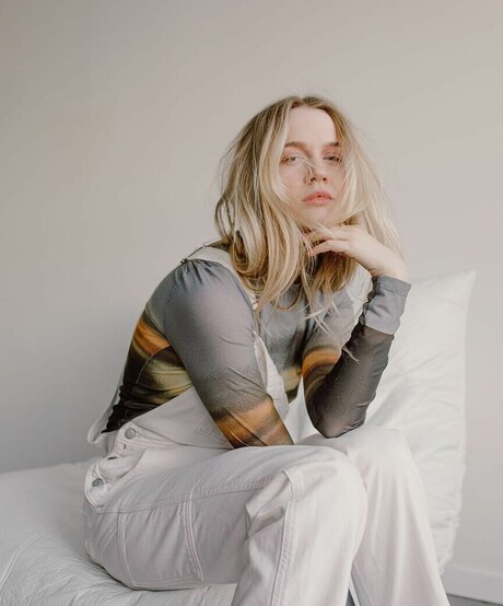 Roan Curtis model naked archive