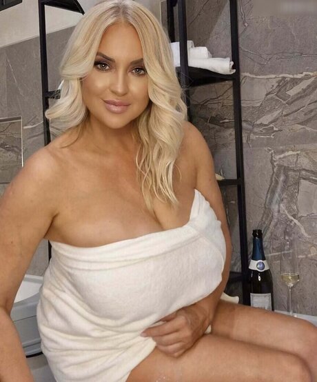 Vesna Pocuca Sana pretty star pic