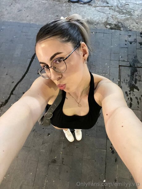 emilyy vip pornstar perfect archive