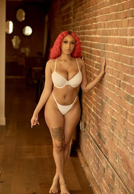 BiggieBando star porn pictures