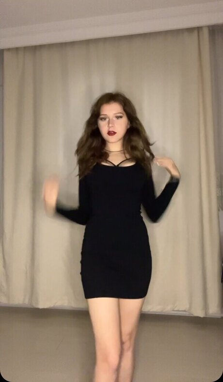 Lilycooperuwu star xxx picture