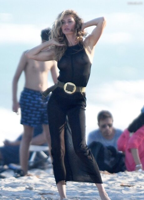 Gisele B ndchen star erotic pic