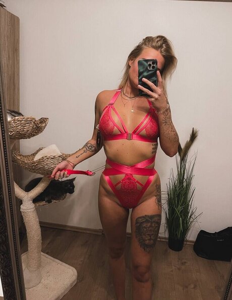 busty solo onlyfans art xxx pics