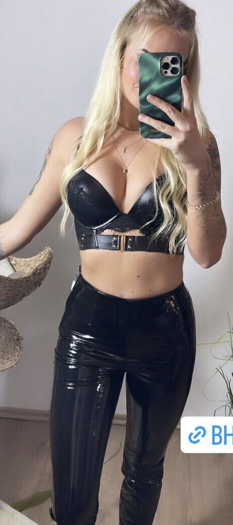 smooth onlyfans porno gallery