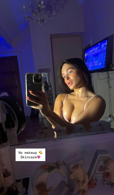 Ciara Wilmot adult model pic