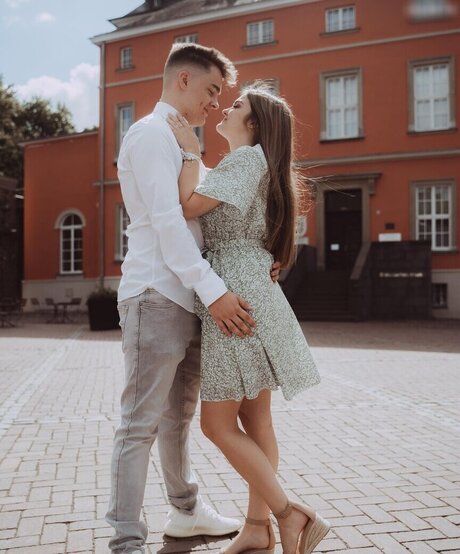 Mondwika hot star image