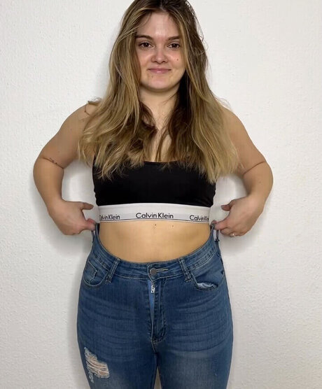 Mondwika pornstar nudes image