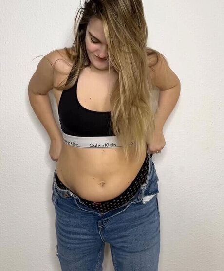 Mondwika exclusive pornstar pictures