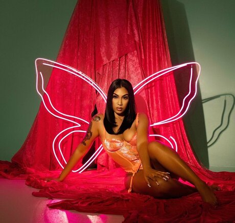 latex onlyfans hot nude pic