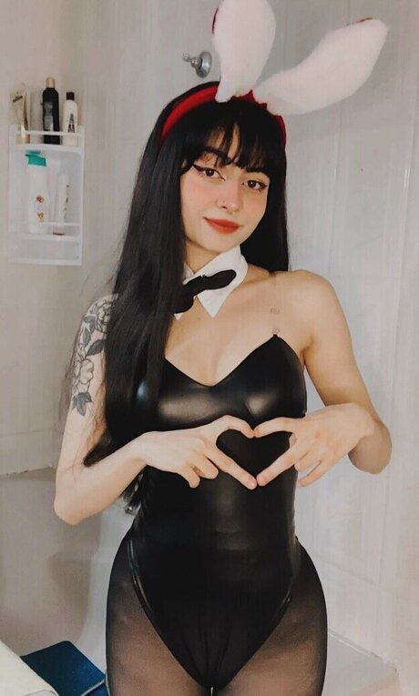 Offcbzs exclusive model photo