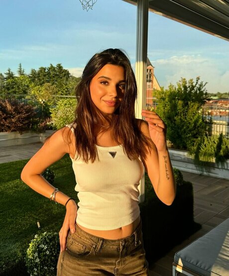 Sara Esp sito free actress image