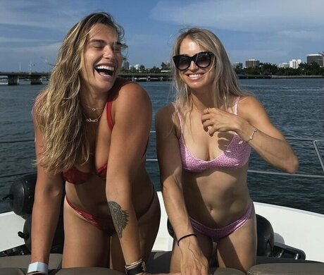 female popular onlyfans nudes pics