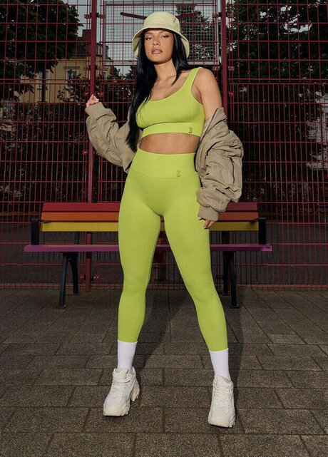 Ivana Santacruz nude model image