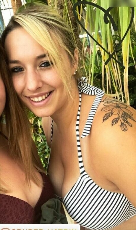 Alinas Landleben sexy star pictures