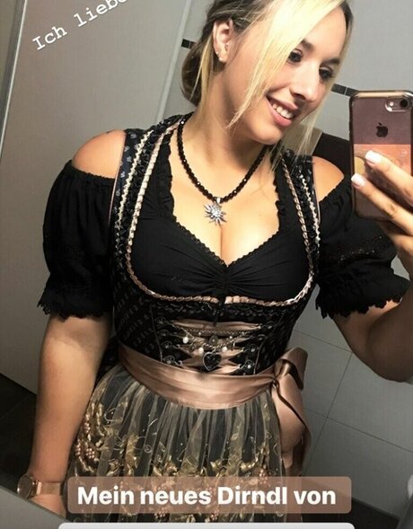 Alinas Landleben model top photo