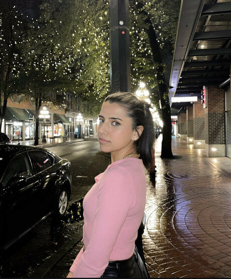 Gal Akbari nudes actress photo