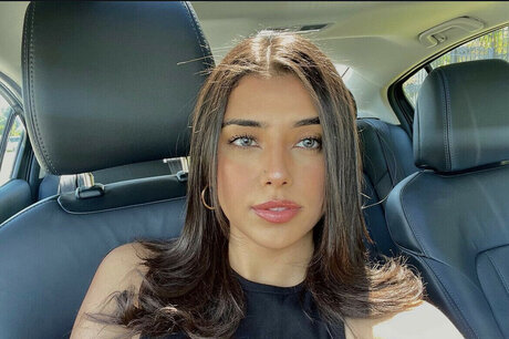 Gal Akbari pornstar sexy pictures