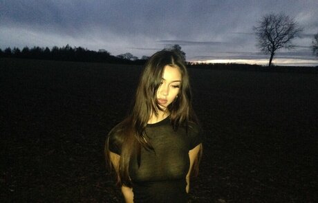 xeiyza nice model pic