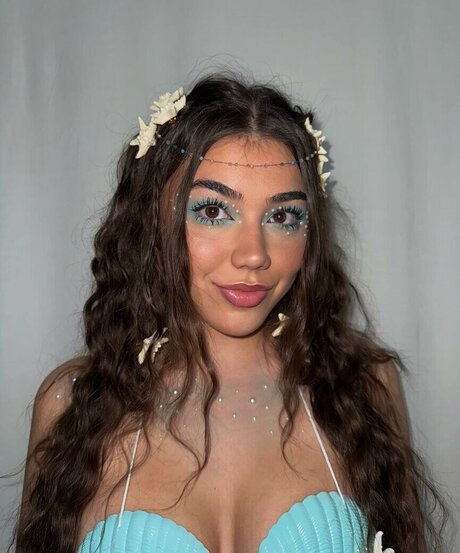 Megmuise nude model gallery