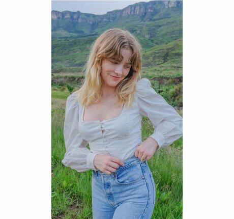 Maddie Hasson pornstar high quality images