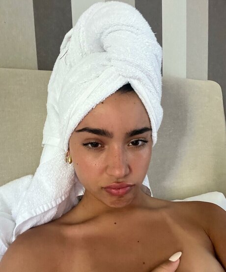 Yasmin Barbieri hot actress pics