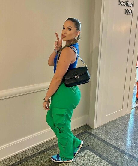 bfitntrain pornographic model photo