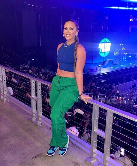 bfitntrain sexy actress photo