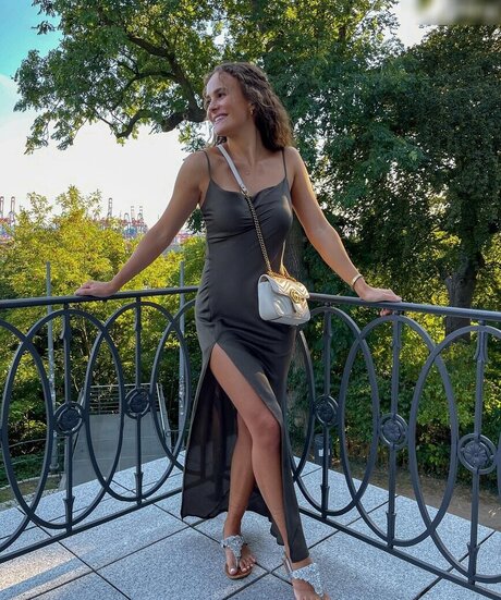 lara emilia actress photo