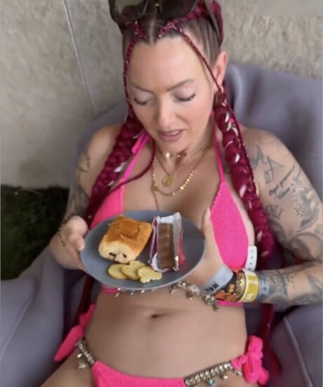 Aline Jost Diraimondo art model pictures