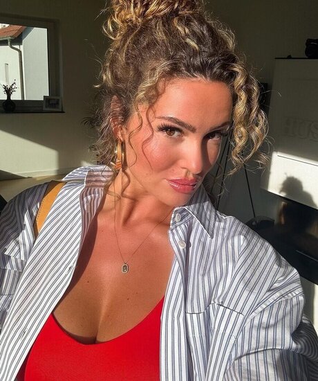 petite nude onlyfans best picture