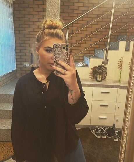 Wollnys nude actress photo