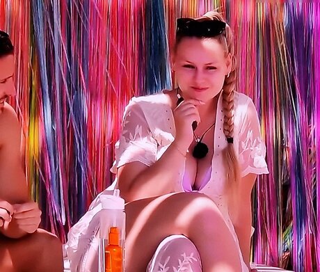 Wollnys nice model pic