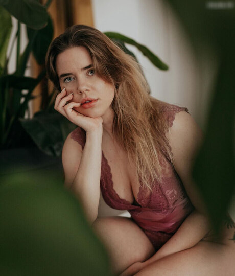 blonde milf big tits onlyfans top pic