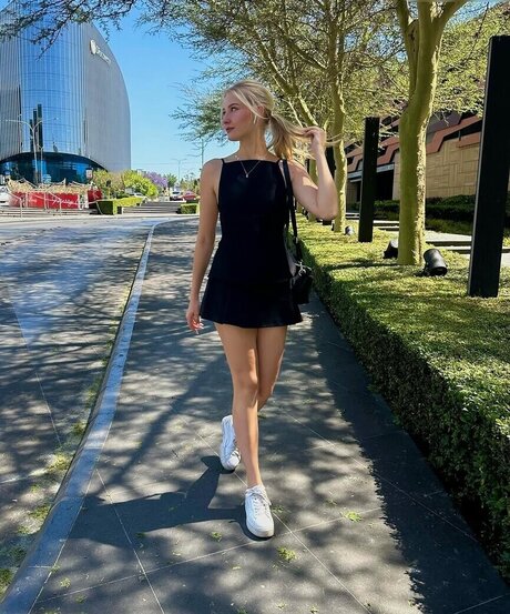 Juliet Small high quality model images