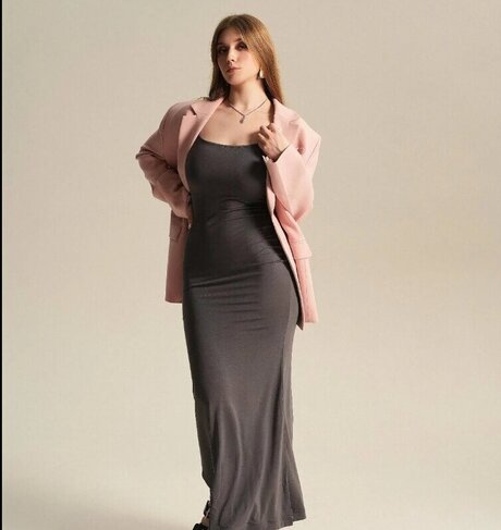 EadlinBulmer nude star pic