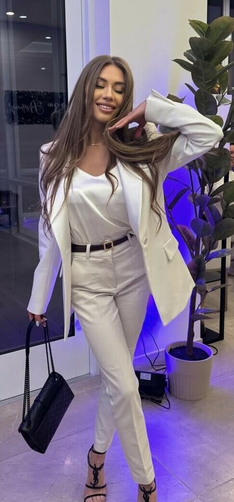 daria rozz erotic model image