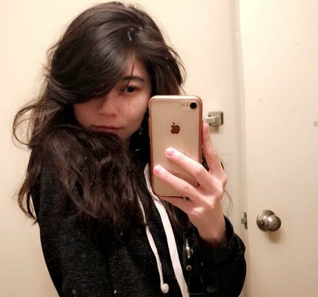 Path Wei_ star hot pic