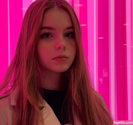 sosihue model free image