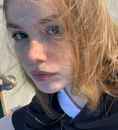 sosihue art model archive