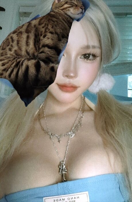 Globoib Hotvirgin star nude image