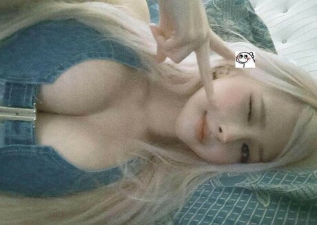 Globoib Hotvirgin model porn image