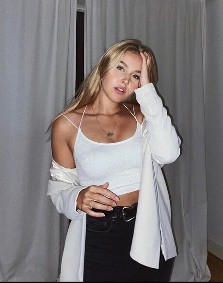 small onlyfans beautiful xxx pic