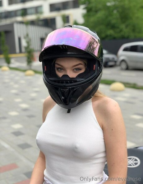 pussy spreading onlyfans hot nude gallery