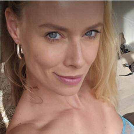 Nina Thomas hot star pictures