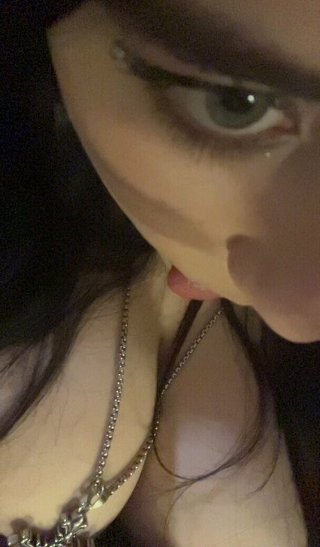 luvkeizer nude actress pictures