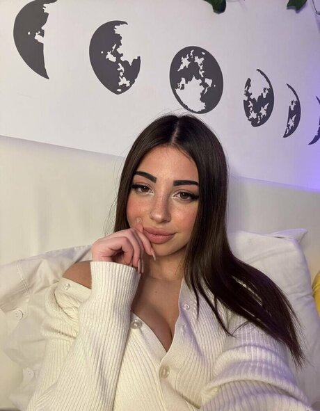 Luna Bufo art actress photo