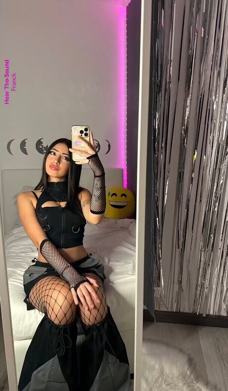 Luna Bufo model perfect pictures