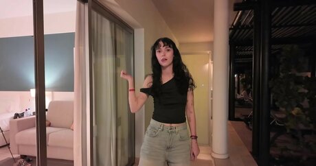 Holly Laing hd pornstar images