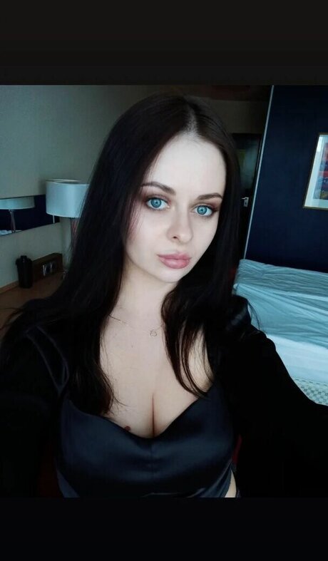 Zhukovachris xxx model photo