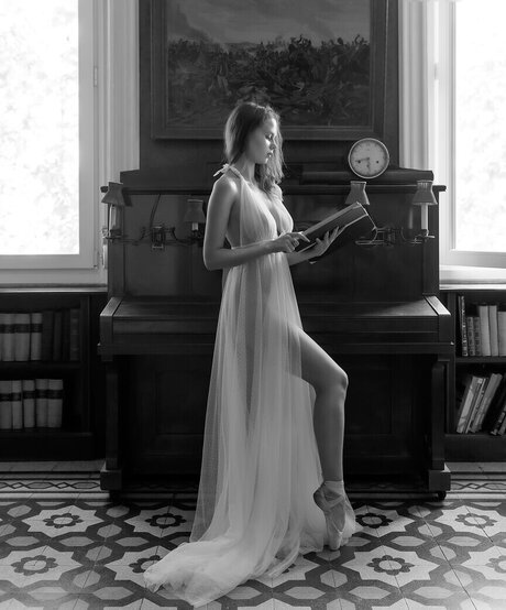 Maria Kompanets nude model img